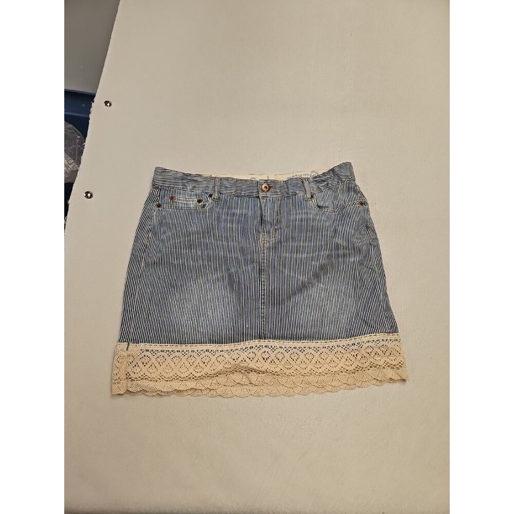 H&M L.O.G.G Hickory Stripe Denim Mini Skirt with Crochet Lace Trim Blue White 12